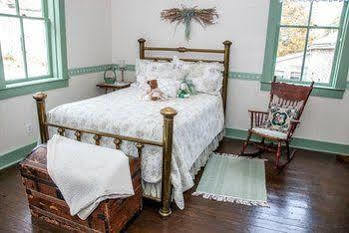 Corner George Inn Bed & Breakfast (Adults Only) Maeystown Buitenkant foto