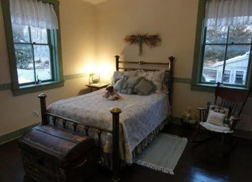 Corner George Inn Bed & Breakfast (Adults Only) Maeystown Buitenkant foto